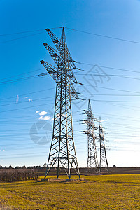 美丽风景中的能源电塔图片