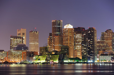 波士顿市中心城市摩天大楼在黄图片