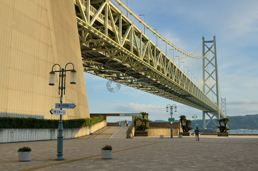 日本神户明石海峡大桥横跨濑户内海图片