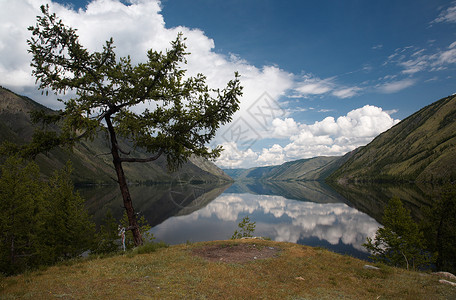 西伯利亚山卡拉霍尔湖景观图片
