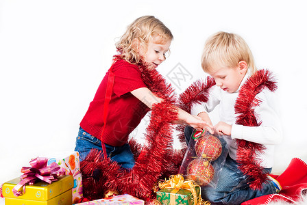 可爱的孩子为圣诞节做准备图片