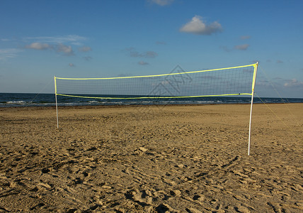 排球网在沙滩上图片