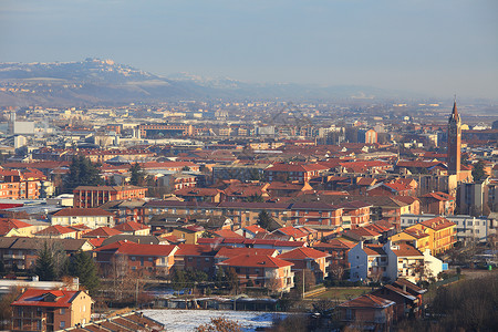在意大利北部皮埃蒙特地区城市阿尔图片