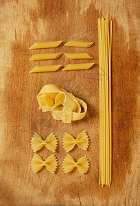 选择用于烹饪的意大利面食图片