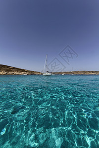 马耳他岛科米诺蓝环礁水晶高清图片