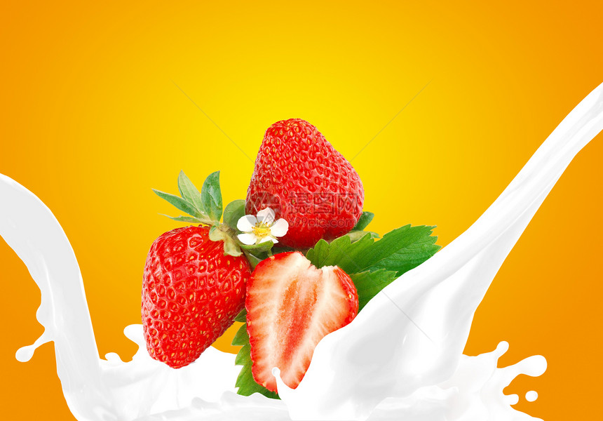 用草莓泼牛奶图片