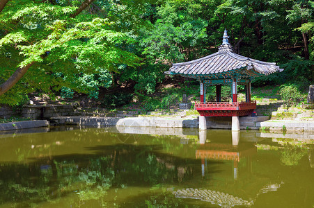韩国首尔昌德宫的宝塔图片