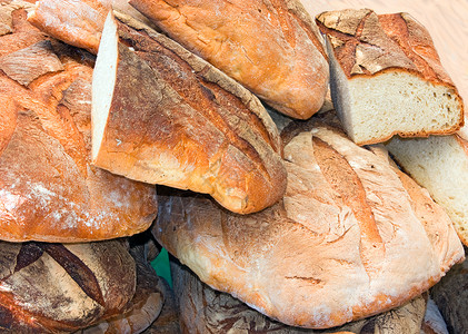 大块意大利面包自然发酵图片