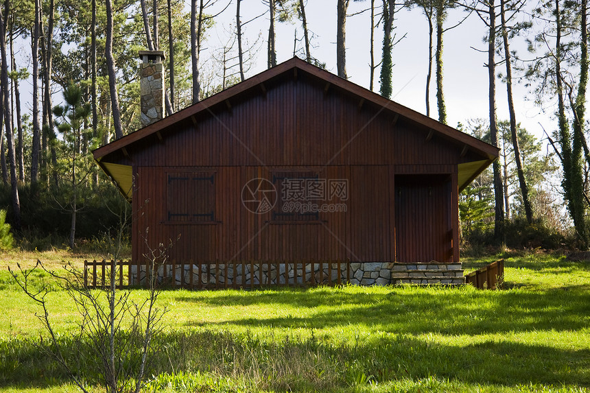 森林小屋图片