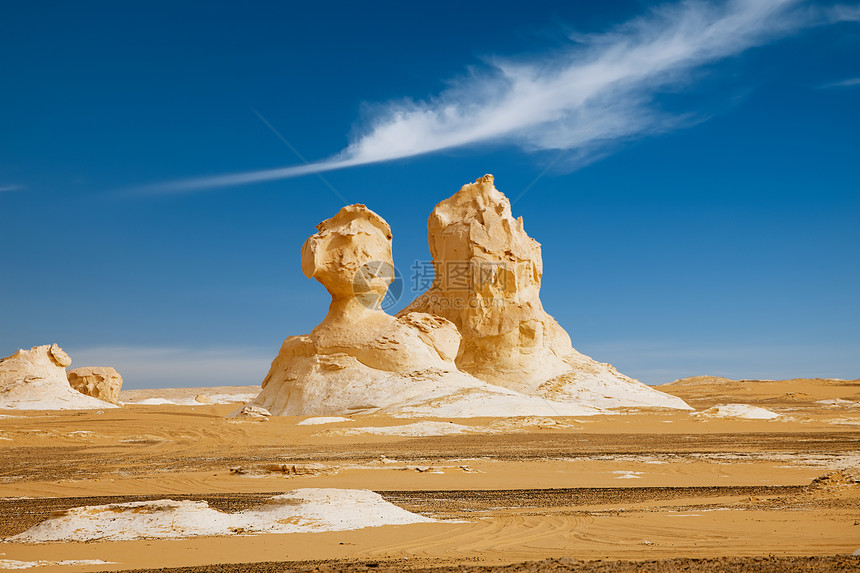 埃及白沙漠的石灰岩形成岩看起来像两图片
