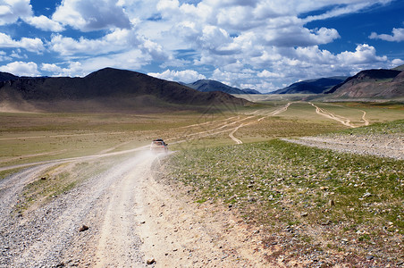 蒙古沙漠草原的道路图片