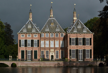 荷兰Voorschoten的Duivenvoorde城堡图片