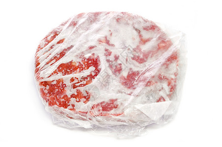 白色背景上的包装冷冻汉堡图片