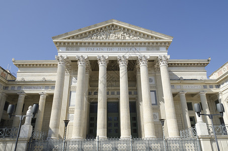 体制法国尼姆旧法院背景