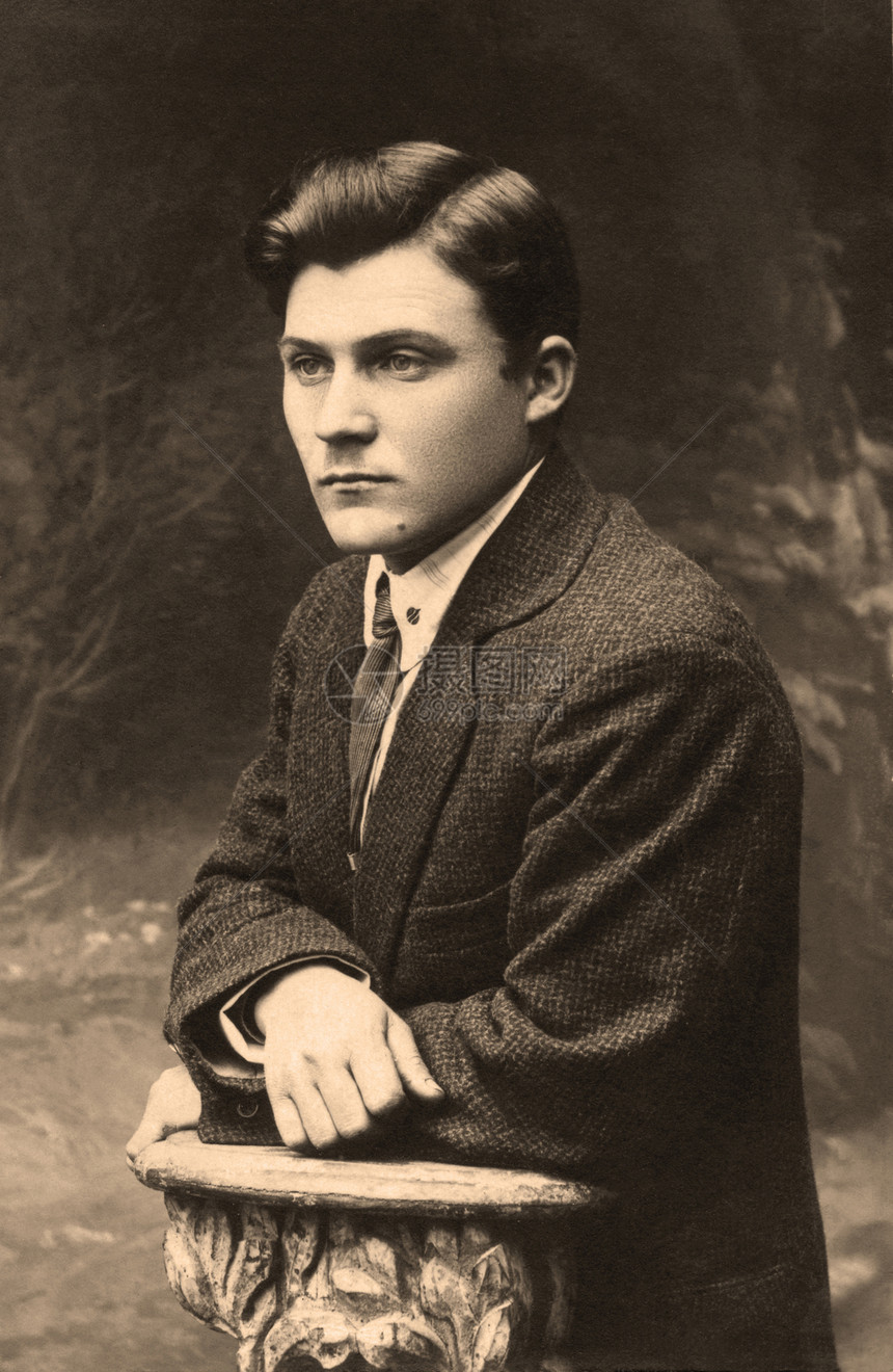 1933年俄罗斯男子的图片