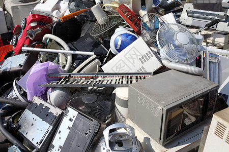 金属和塑料回收家用电子产品图片
