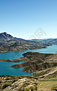 西班牙卡迪兹省ZaharadelaSierra的沼泽地垂直竖立图片