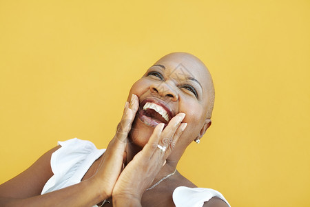 50岁的非洲女人的肖像图片