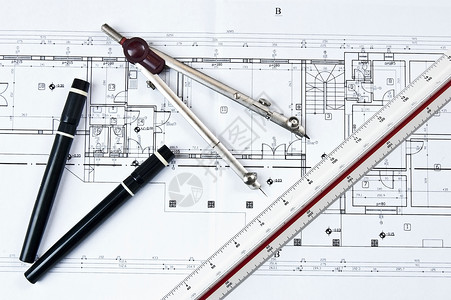 使用各种绘图工具的建筑图纸图片