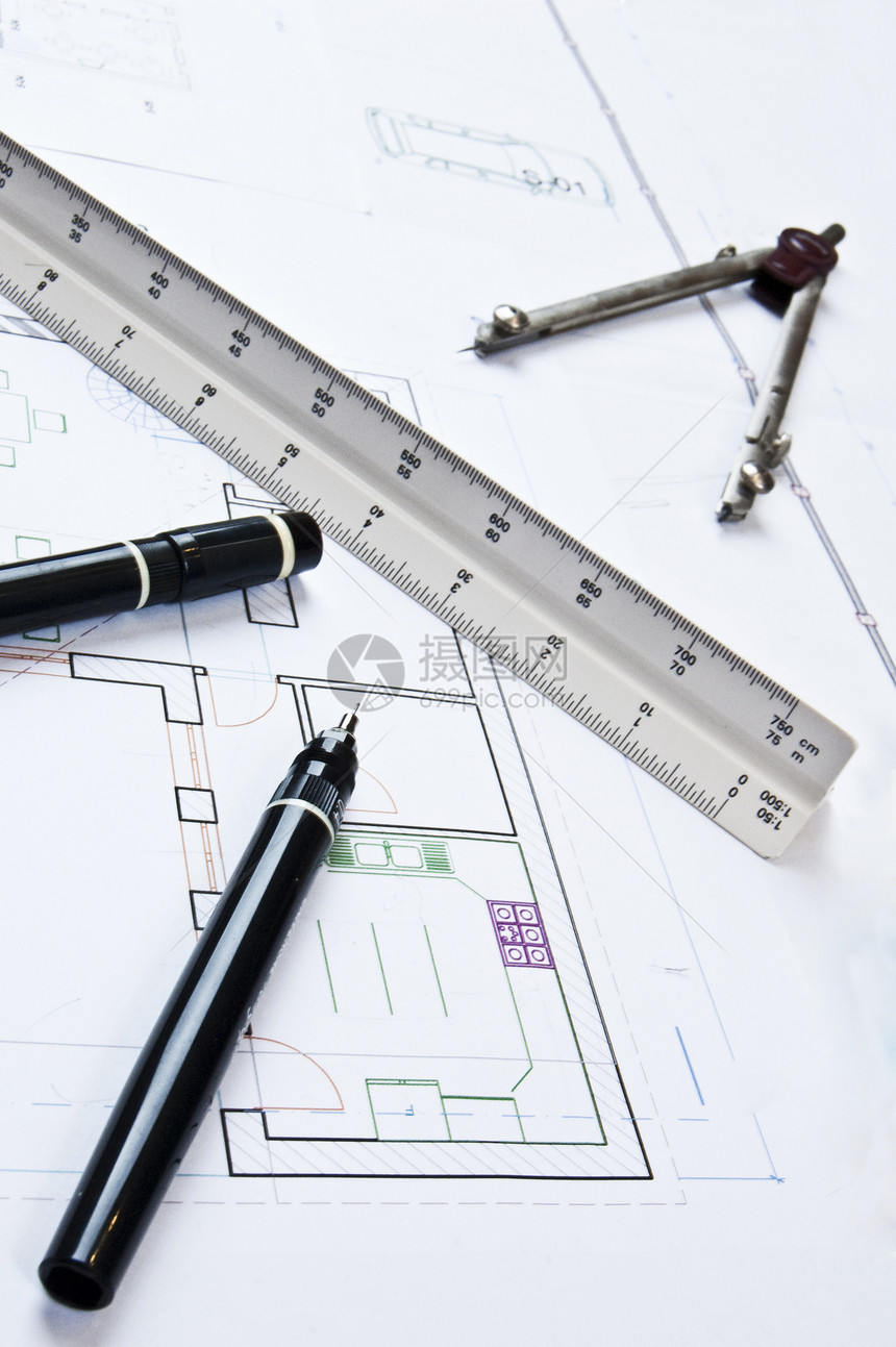 使用各种绘图工具的建筑图纸图片