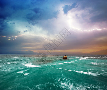 海上风暴自然的组成图片