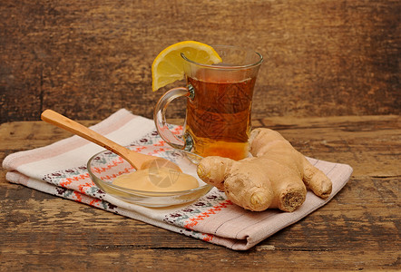 一杯加蜂蜜和柠檬的姜茶下午茶时间图片