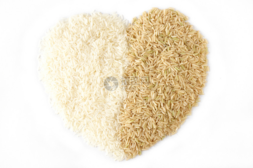 白米和糙米心上白色孤立图片