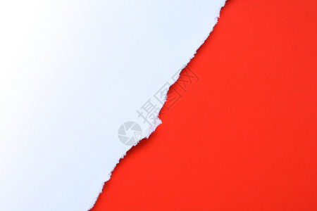 以扰乱白纸和红纸制作的令人印图片