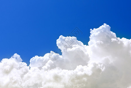在蓝天的好云彩图片