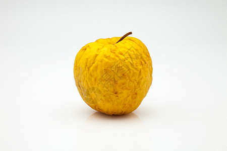 黄色苹果在分解过程中图片