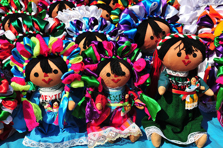 墨西哥手工艺品多彩的木偶乌托米娃组图片