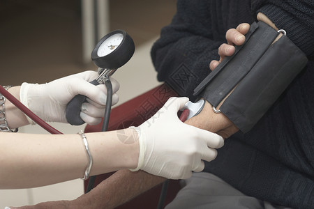 实验室血压监测的特写图片
