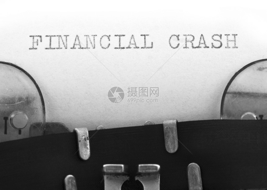 在打字机上打印的金融危机图片