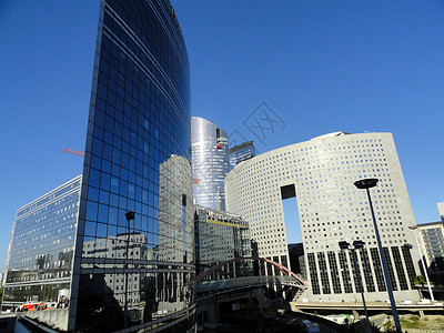 现代建筑巴黎的国防商业区LaDe图片