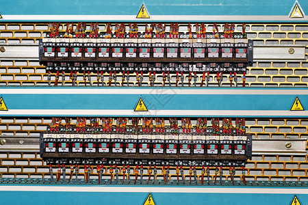 电磁继电器在一系列电磁继电器中背景图片