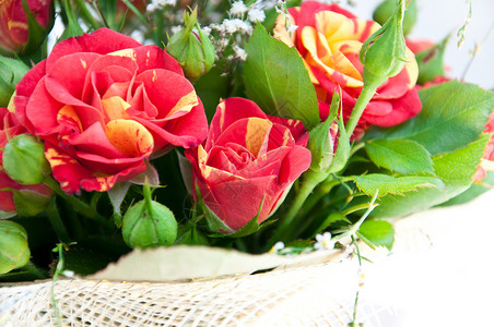 与玫瑰的婚礼花束图片