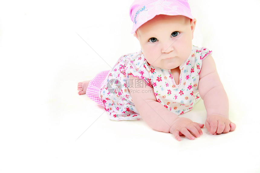 穿着粉红色衣服的可爱婴儿图片