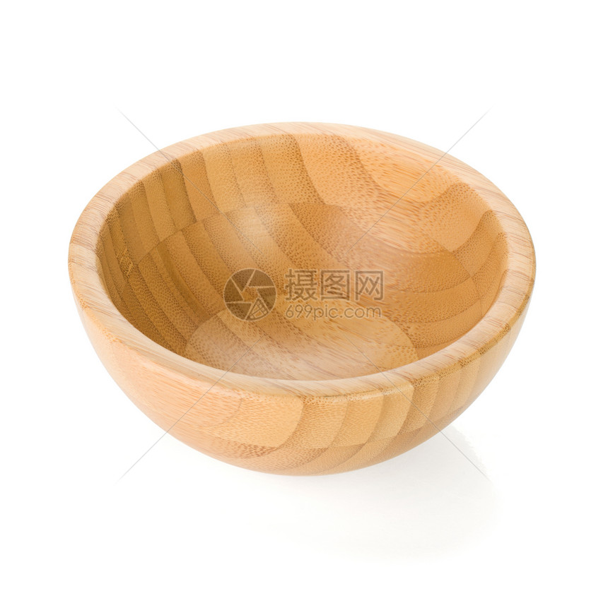 木制碗在白色背景上孤立图片