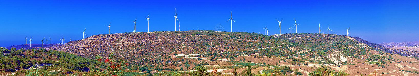 塞浦路斯心脏地带山丘全景风力涡轮图片