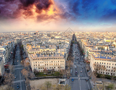 巴黎上空的日落图片