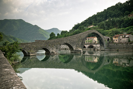 意大利托斯卡纳BagnidiLucca的Maddalena大桥图片