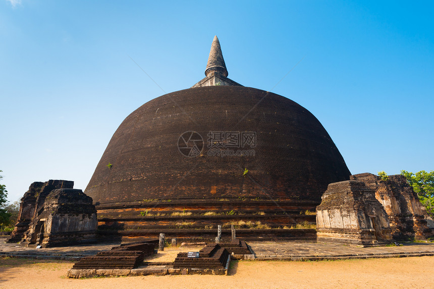 斯里兰卡Polonnaruwa古老王国后方的废墟中最大的佛教高原图片