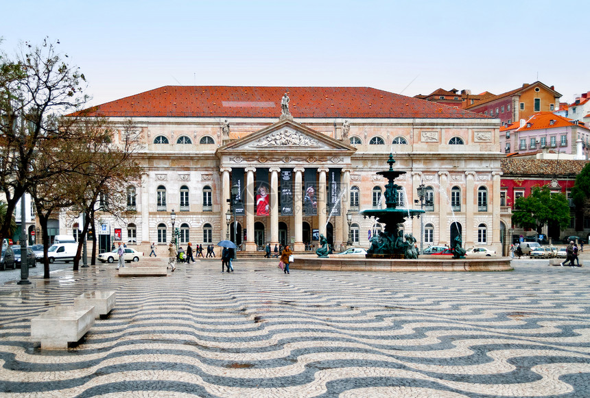 II位于葡萄牙里斯本市中心最有名的广场之一Rossio图片