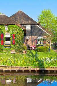 美丽的传统荷兰房子屋顶盖图片