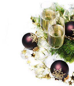 两个香槟杯和圣诞饰品图片