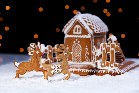 圣诞姜饼干屋和鹿节图片
