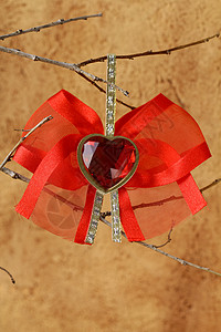 带蝴蝶结的红心情人节的装饰图片