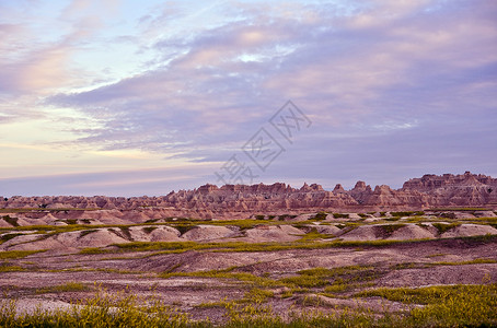 日落期间的荒地平线荒地公园形成的草原和沙石图片