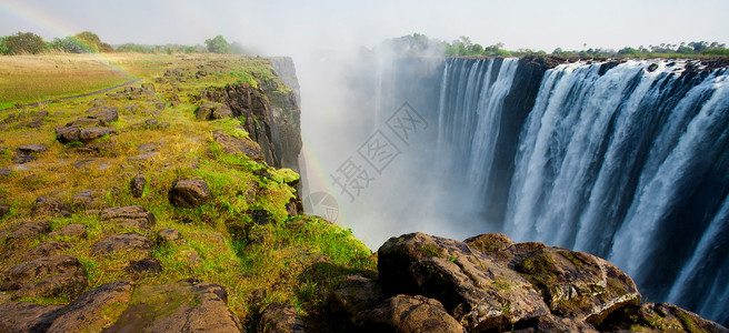 津巴布韦和赞比亚边境的维多利亚瀑布城图片