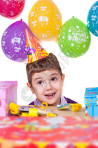 孩子们庆祝生日聚会图片